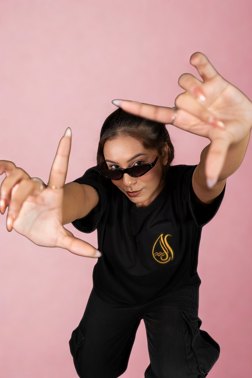 Aquarius (Aquarius themed Embroidered oversize t-shirt, unisex)