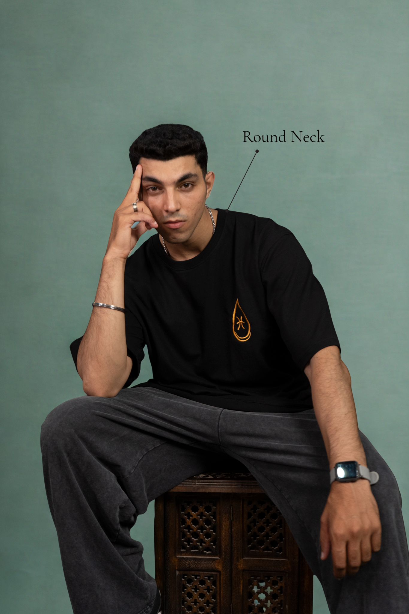 Pisces (Pisces themed Embroidered oversize t-shirt, unisex)