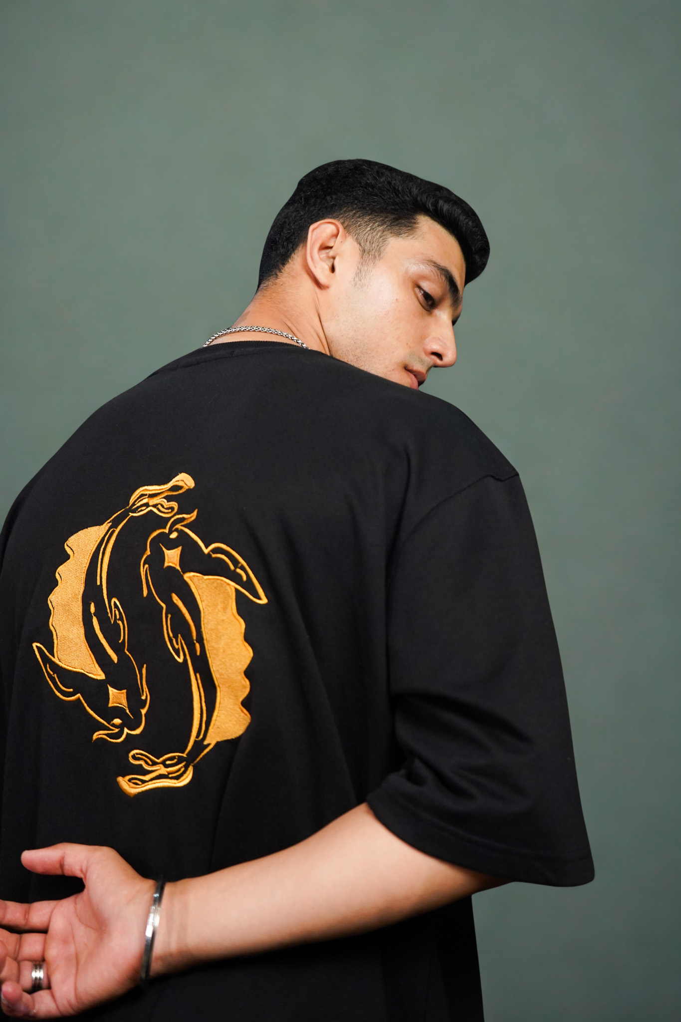 Pisces (Pisces themed Embroidered oversize t-shirt, unisex)